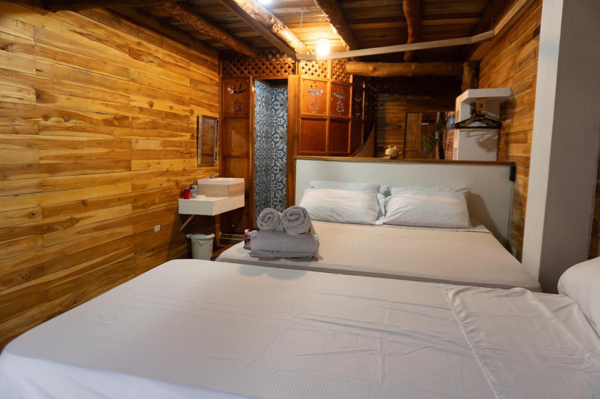 Hotel Calamari Baru *